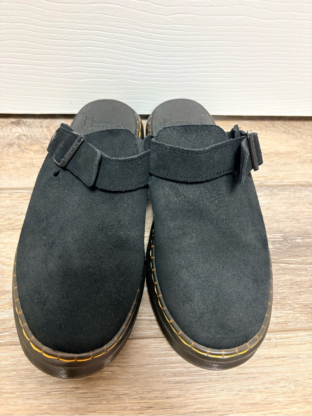 NWOT Dr. Martens Carlson Suede Mules
